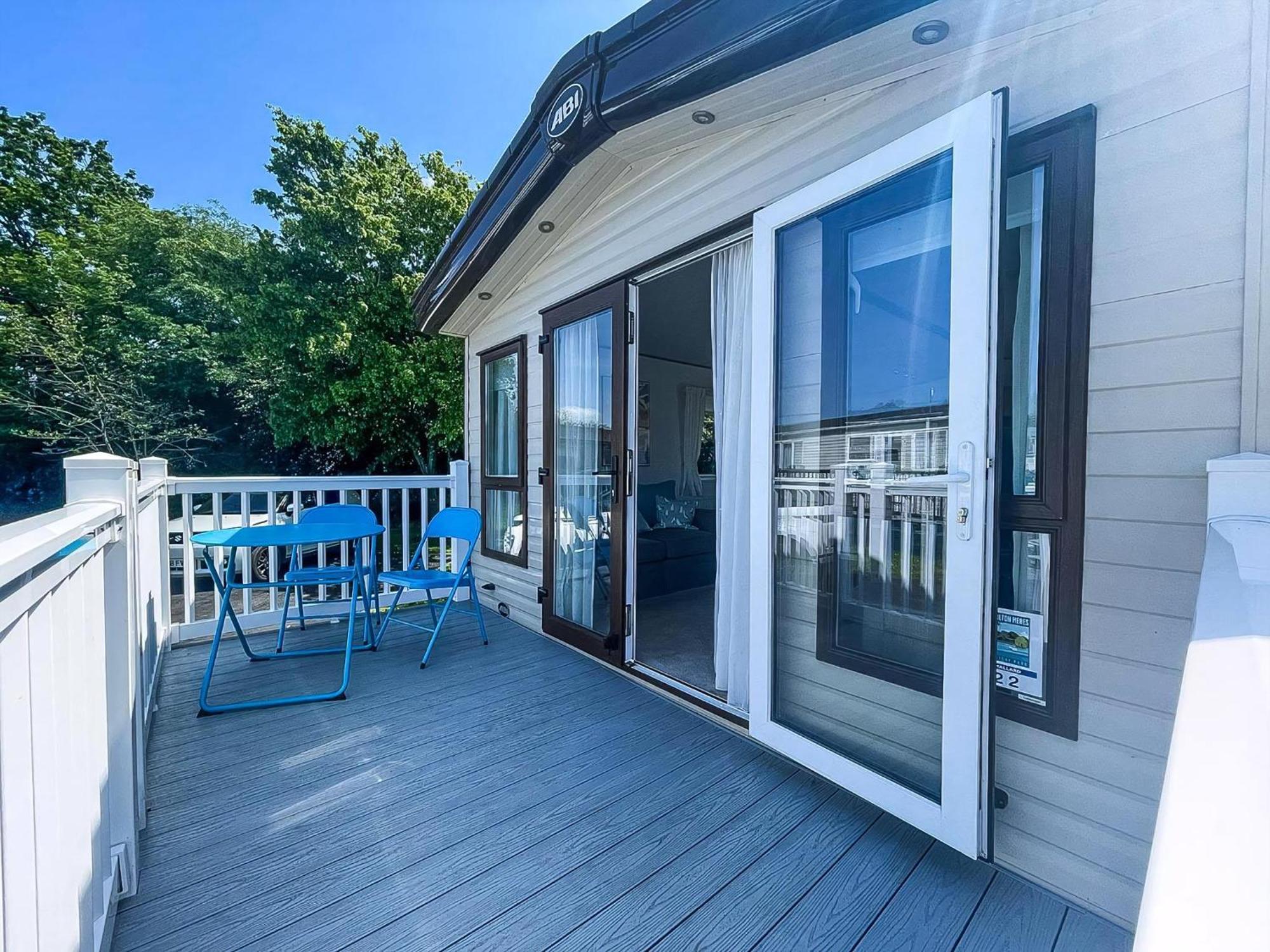 Beautiful Caravan With Decking At Carlton Meres Holiday Park, Suffolk Ref 60022M Saxmundham Luaran gambar